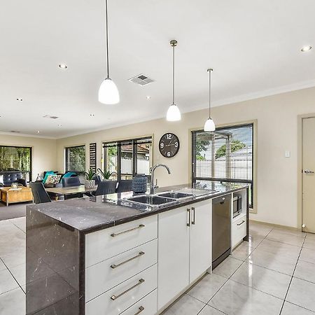 Accommodation On Lansell 1 Being Unit 1 Of 6 Lansell Street Mount Gambier Exteriör bild