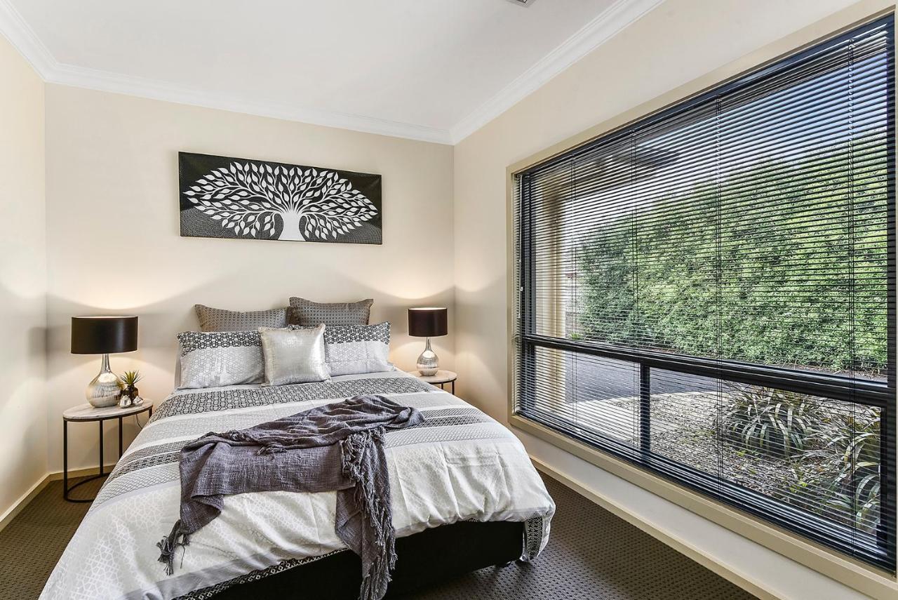 Accommodation On Lansell 1 Being Unit 1 Of 6 Lansell Street Mount Gambier Exteriör bild