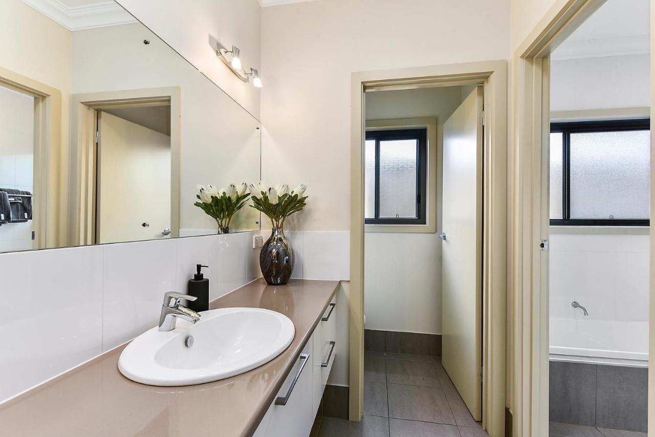 Accommodation On Lansell 1 Being Unit 1 Of 6 Lansell Street Mount Gambier Exteriör bild