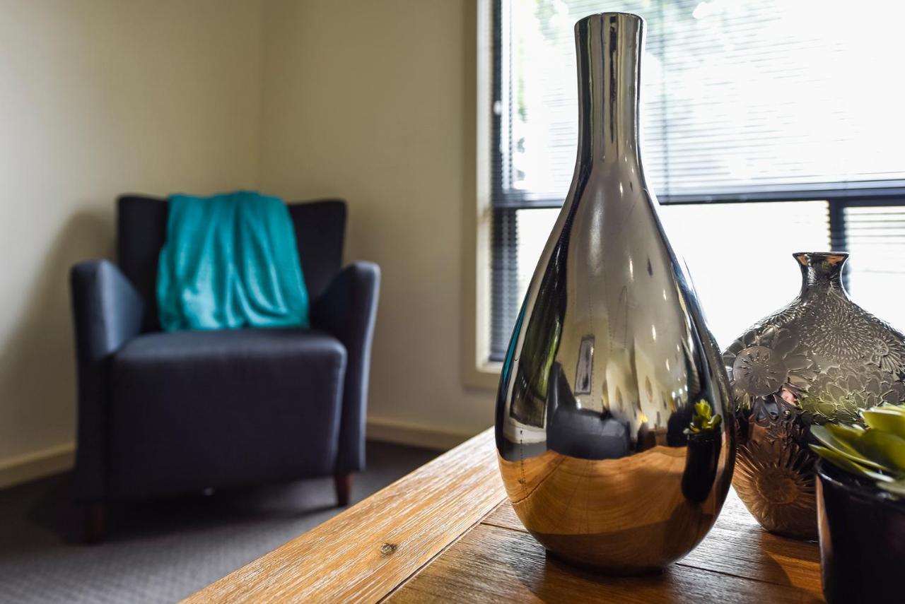 Accommodation On Lansell 1 Being Unit 1 Of 6 Lansell Street Mount Gambier Exteriör bild