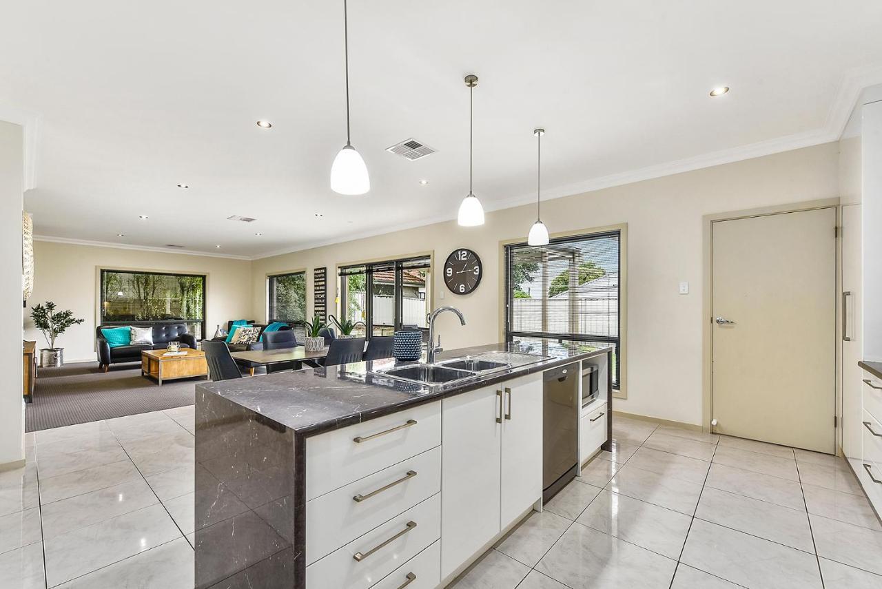 Accommodation On Lansell 1 Being Unit 1 Of 6 Lansell Street Mount Gambier Exteriör bild